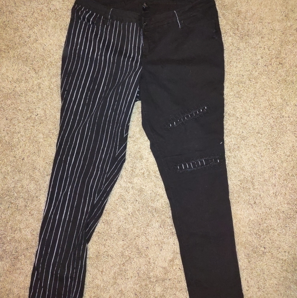 Hot topic nightmare before Christmas jeans size 22